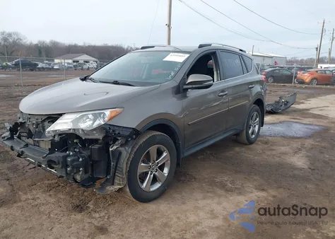 2015 Toyota Rav4 Xle z USA, uszkodzony, nr VIN JTMRFREV9FD155159
